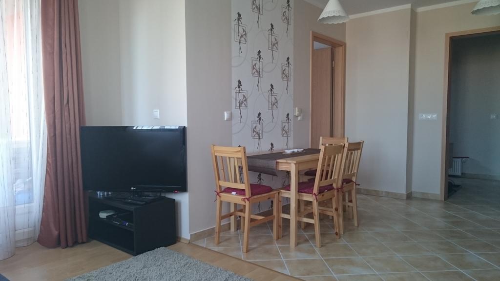 Reka Apartman Buk Bilik gambar
