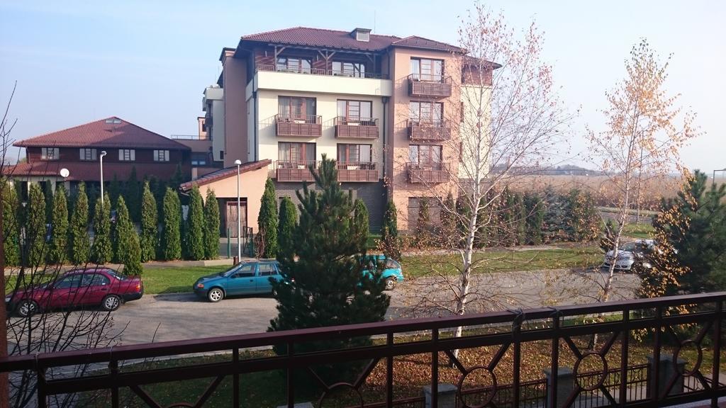 Reka Apartman Buk Bilik gambar